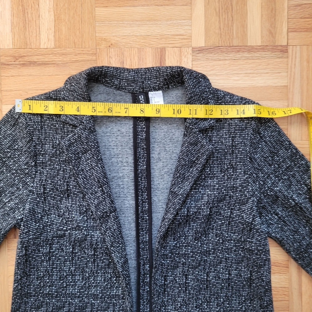 DIVIDED Lightweight Soft Jacket - Picture 5 of 9